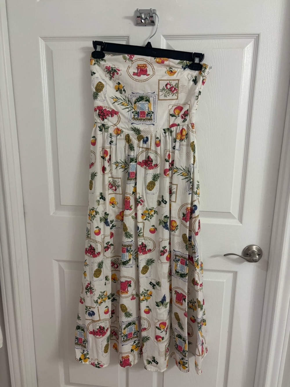 Jessica Simpson White Maxi Dress with Multicolor Fruit Print Large